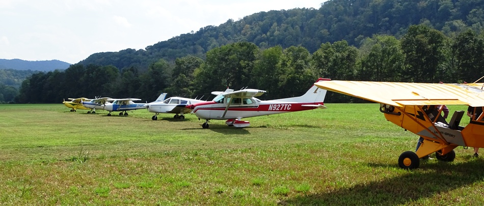Several airplanes at Pence Springs September 2016